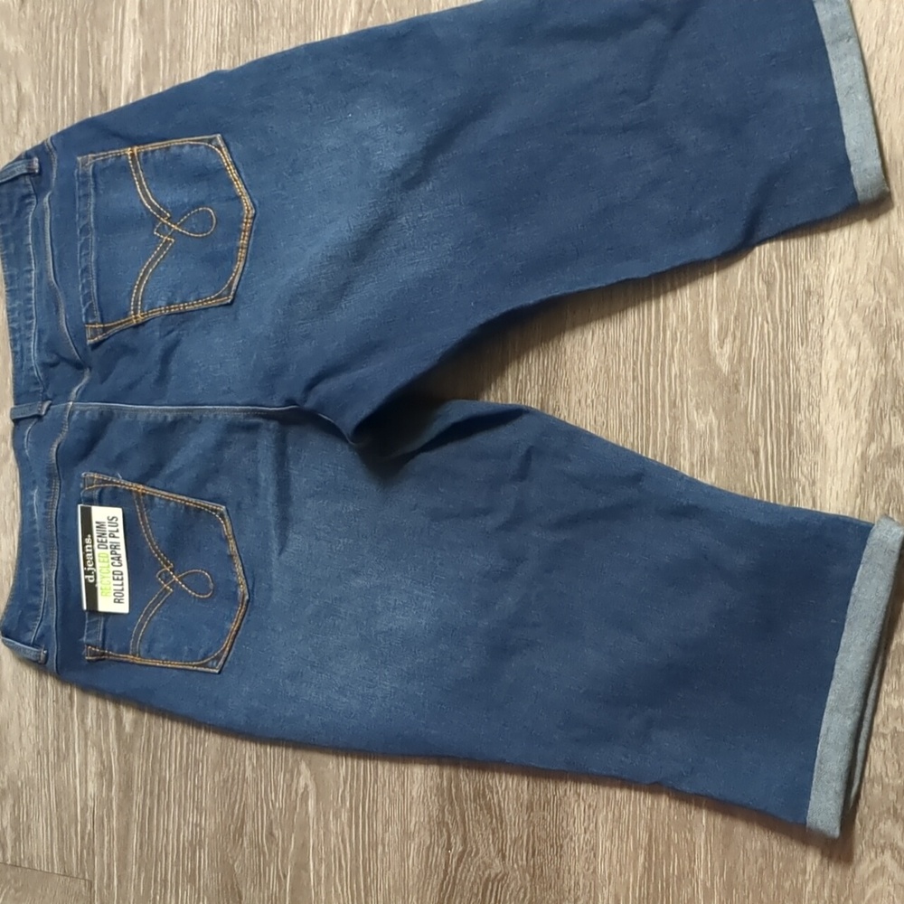 Women Capri